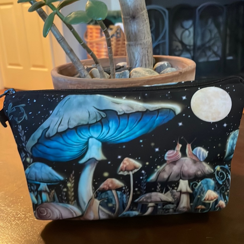Waterproof 🐌 and 🍄 Makeup Bag